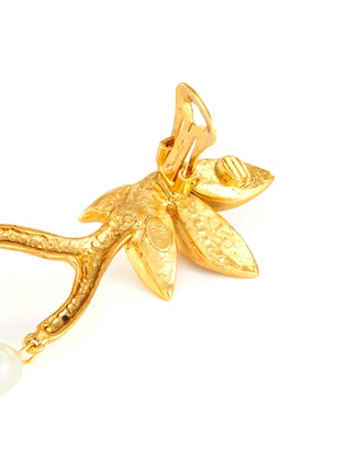 Detail View - Click To Enlarge - OSCAR DE LA RENTA - Coral branch clip earrings