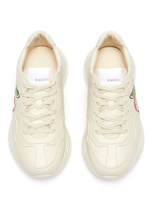 Detail View - Click To Enlarge - GUCCI - 'Rhyton' apple logo print sneakers