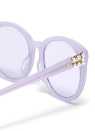Detail View - Click To Enlarge - FOR ART'S SAKE - 'Scarlett' Faux Pearl Embellished Horn Rimmed Sunglasses