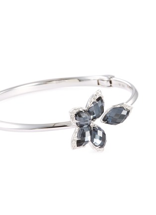 Detail View - Click To Enlarge - STEPHEN WEBSTER - 'Love me, Love Me Not' diamond hematite 18k white gold bangle