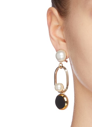Figure View - Click To Enlarge - ANTON HEUNIS - 'Omega' faux pearl disk link earrings