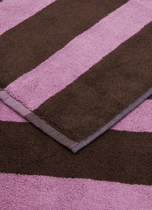 Detail View - Click To Enlarge - TEKLA - Organic cotton terry guest towel – Purple/Brown