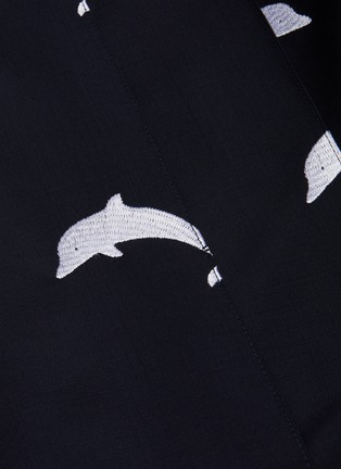 Detail View - Click To Enlarge - THOM BROWNE  - Drop back dolphin embroidered pleated skirt