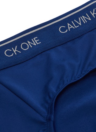 Detail View - Click To Enlarge - CALVIN KLEIN UNDERWEAR - 'CK One' micro hip briefs