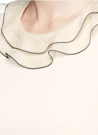 Detail View - Click To Enlarge - ALEXANDER MCQUEEN - Rib trim ruffle collar knit top