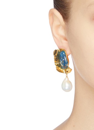 Figure View - Click To Enlarge - EJING ZHANG - 'Sabra' pearl earrings