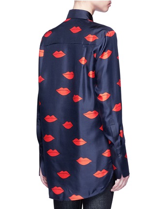 Back View - Click To Enlarge - VICTORIA, VICTORIA BECKHAM - Scattered lip print silk twill shirt