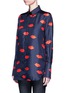 Front View - Click To Enlarge - VICTORIA, VICTORIA BECKHAM - Scattered lip print silk twill shirt