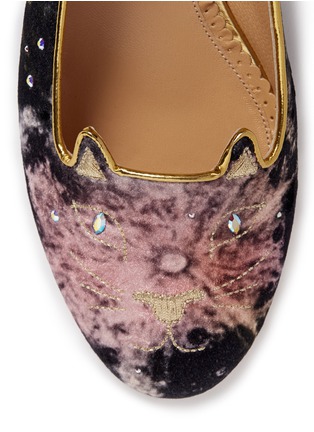 Detail View - Click To Enlarge - CHARLOTTE OLYMPIA - 'Kitty' crystal embellished galaxy print velvet flats