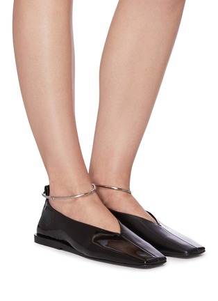 Figure View - Click To Enlarge - JIL SANDER - Metal ankle ring patent leather ballerina flats