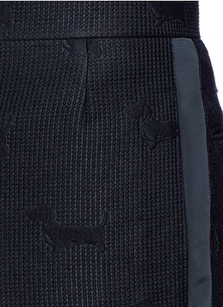 Detail View - Click To Enlarge - THOM BROWNE  - 'Hector' wool stamp jacquard pants