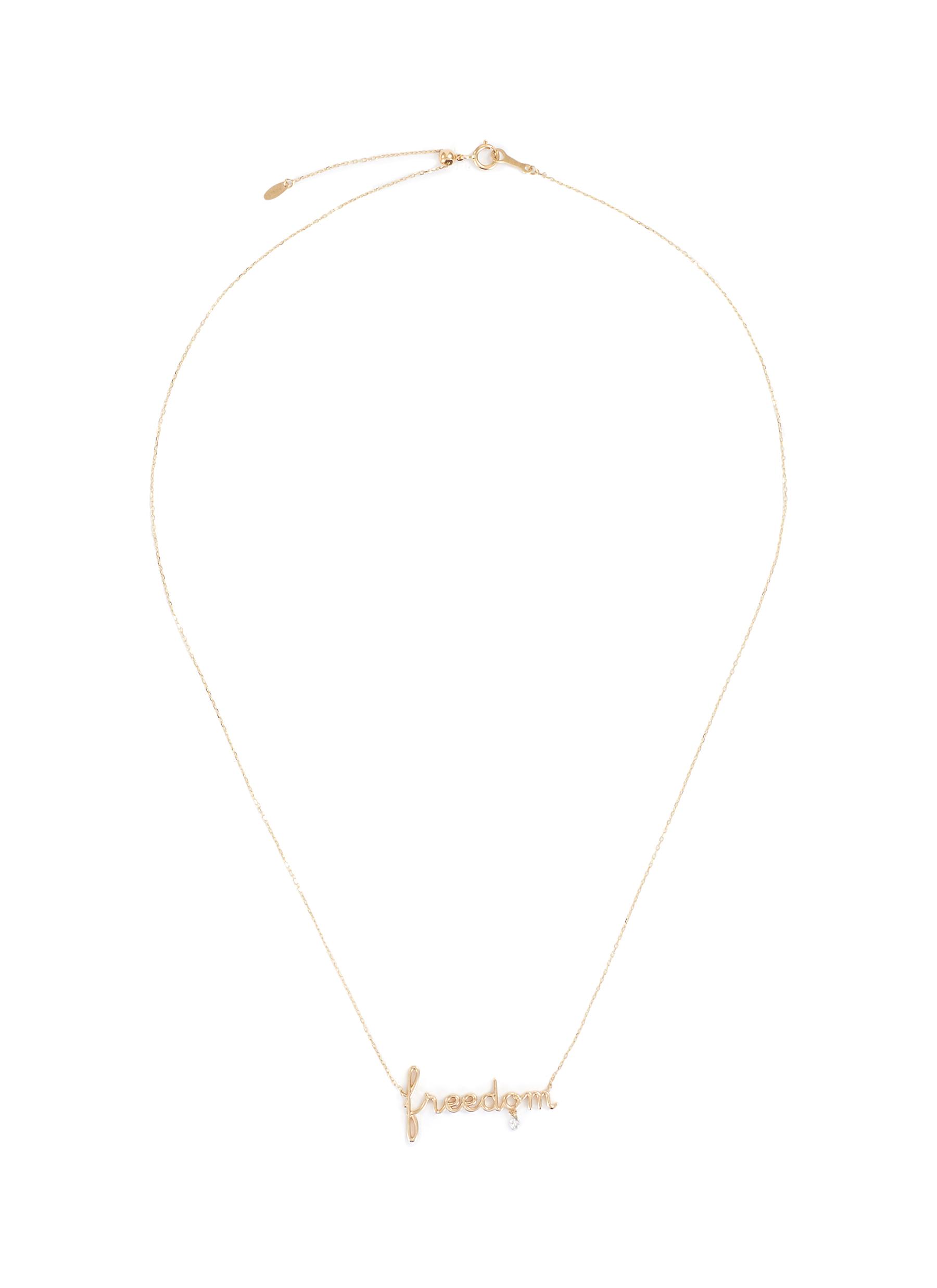 gold chain necklace with pendant