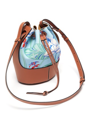 Detail View - Click To Enlarge - LOEWE - Paula's Ibiza' waterlily print leather base canvas small balloon bag