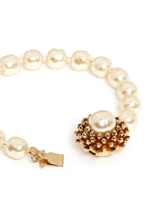 Detail View - Click To Enlarge - MIRIAM HASKELL - Acorn Baroque glass pearl bracelet