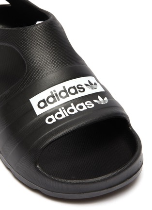 Detail View - Click To Enlarge - ADIDAS - Adilette Play' contrast logo band toddler sandals