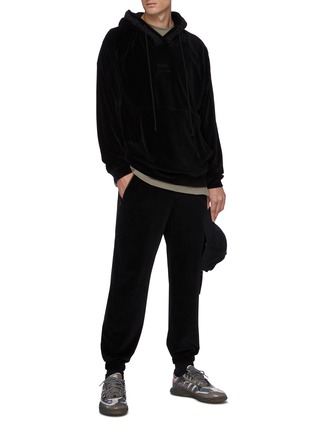 Figure View - Click To Enlarge - SONG FOR THE MUTE - Script raglan sleeve velvet hoodie