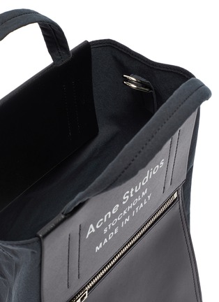 Detail View - Click To Enlarge - ACNE STUDIOS - Logo zip pocket leather panelled small tote bag