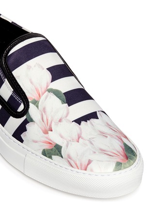 Detail View - Click To Enlarge - MOTHER OF PEARL - Tulip stripe print satin slip-ons