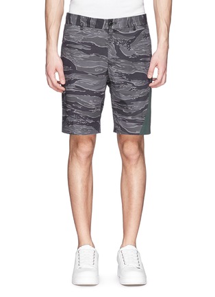 Main View - Click To Enlarge - MONCLER - Side band camouflage shorts