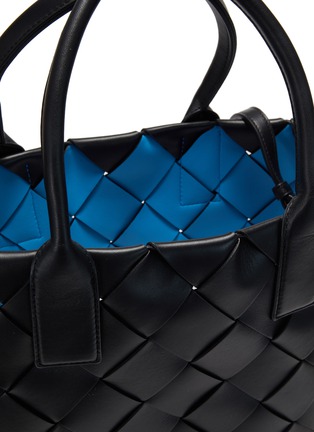 Detail View - Click To Enlarge - BOTTEGA VENETA - 'Maxi Cabat' Crossbody Strap Intrecciato Leather Tote Bag