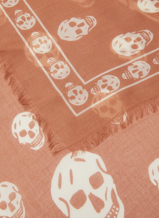 Detail View - Click To Enlarge - ALEXANDER MCQUEEN - All over skull modal silk scarf