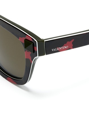 Detail View - Click To Enlarge - VALENTINO GARAVANI - Wayfarer camouflage acetate sunglasses