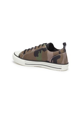  - VALENTINO GARAVANI - Valentino Garavani 'Giggies' camouflage print canvas sneakers