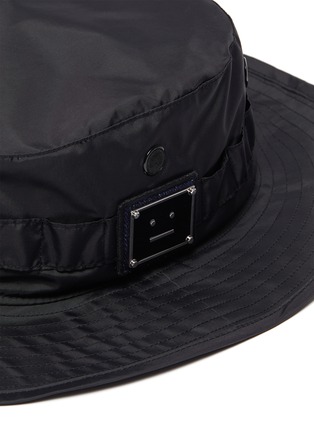 Detail View - Click To Enlarge - ACNE STUDIOS - Face plaque wide brim drawstring nylon bucket hat