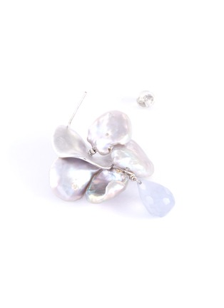 Detail View - Click To Enlarge - OLIVIA YAO - Keshi pearl chalcedony sterling silver reef earrings