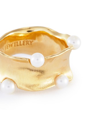 Detail View - Click To Enlarge - OLIVIA YAO - Freshwater pearls 18k gold plated reef ring