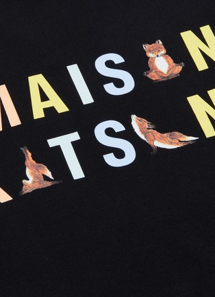  - MAISON KITSUNÉ - Rainbow yoga fox logo print T-shirt