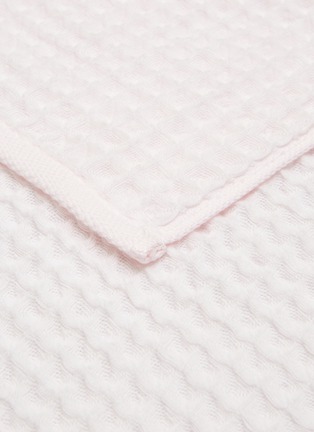 Detail View - Click To Enlarge - UCHINO - Air Waffle washcloth – Pink