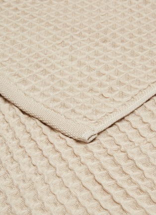 Detail View - Click To Enlarge - UCHINO - Air Waffle hand towel – Beige