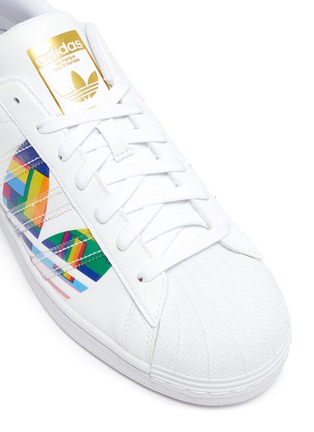Detail View - Click To Enlarge - ADIDAS - 'Superstar Pride' lace up leather sneakers