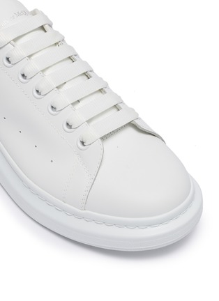 Detail View - Click To Enlarge - ALEXANDER MCQUEEN - Interchangeable heel tab wedge sneakers