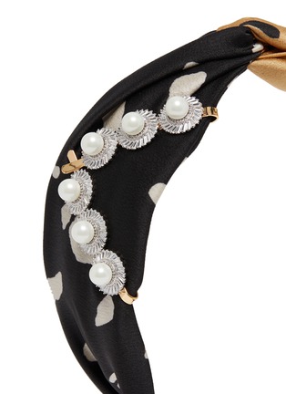 Detail View - Click To Enlarge - VENNA - Crystal pearl embellished clip headband