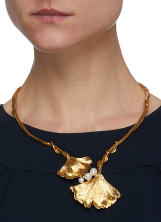 Figure View - Click To Enlarge - OSCAR DE LA RENTA - Pearl embellished ginkgo collar necklace