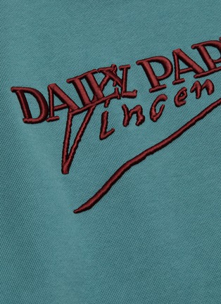  - DAILY PAPER - 'Van Jasage' vincent logo print hoodie