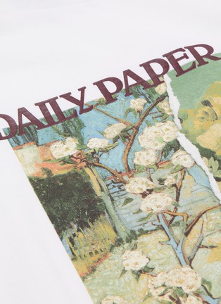  - DAILY PAPER - 'Van Jorwhi' Floral graphic print T-shirt