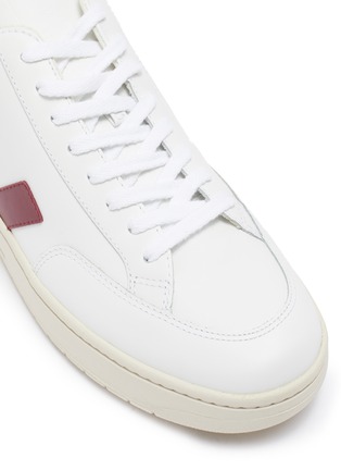 Detail View - Click To Enlarge - VEJA - 'V-12' lace up vegan leather sneakers
