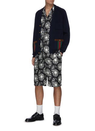 Figure View - Click To Enlarge - GUCCI - Star print silk shorts