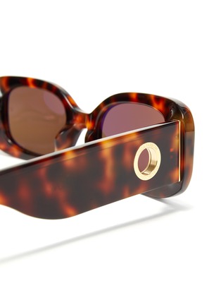 Detail View - Click To Enlarge - LINDA FARROW - Lola' Tortoiseshell effect acetate frame rectangular sunglasses
