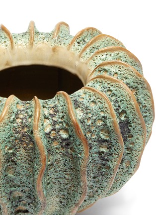 Detail View - Click To Enlarge - PETERSHAM NURSERIES - The Moss Medium Vase - Green