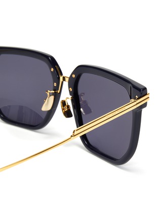 Detail View - Click To Enlarge - BOTTEGA VENETA - Duo-tone Metal Temple D-frame Sunglasses