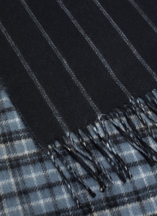 Detail View - Click To Enlarge - JOHNSTONS OF ELGIN - Tradirional Reversible Cashmere Scarf
