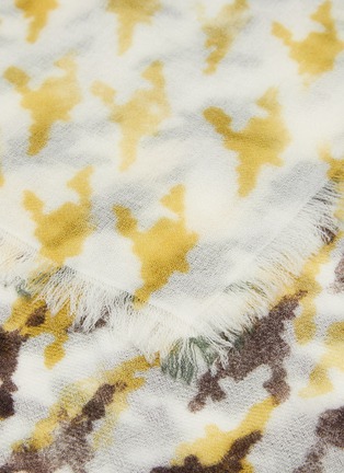 Detail View - Click To Enlarge - AMA PURE - 'UNIVERSE' Camouflage Print Cashmere Scarf