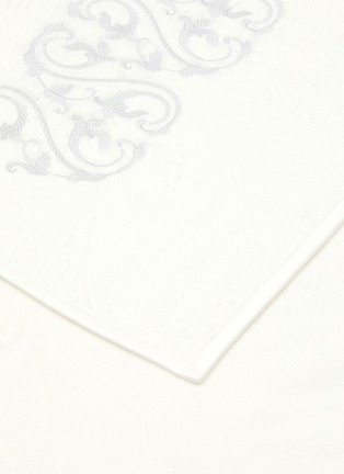 Detail View - Click To Enlarge - FRETTE - Ornate Medallion Embroidery Guest Towel — White & Light Grey
