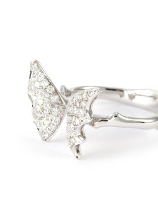 Detail View - Click To Enlarge - STEPHEN WEBSTER - 'Fly by Night' Diamond 18k white gold open band ring