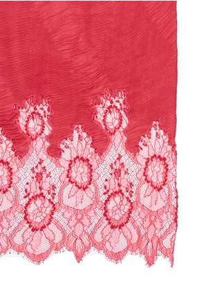 Detail View - Click To Enlarge - VALENTINO GARAVANI - Lace trim crinkle cashmere scarf