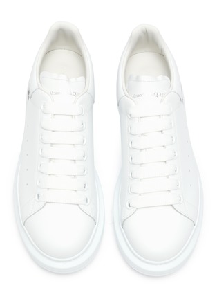 Detail View - Click To Enlarge - ALEXANDER MCQUEEN - 'Oversized Sneakers' in Leather with Displace Heel Tab Print